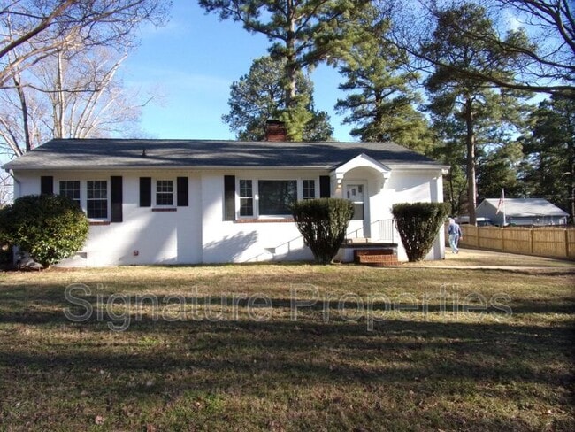 Building Photo - 8329 Meadowbridge Rd