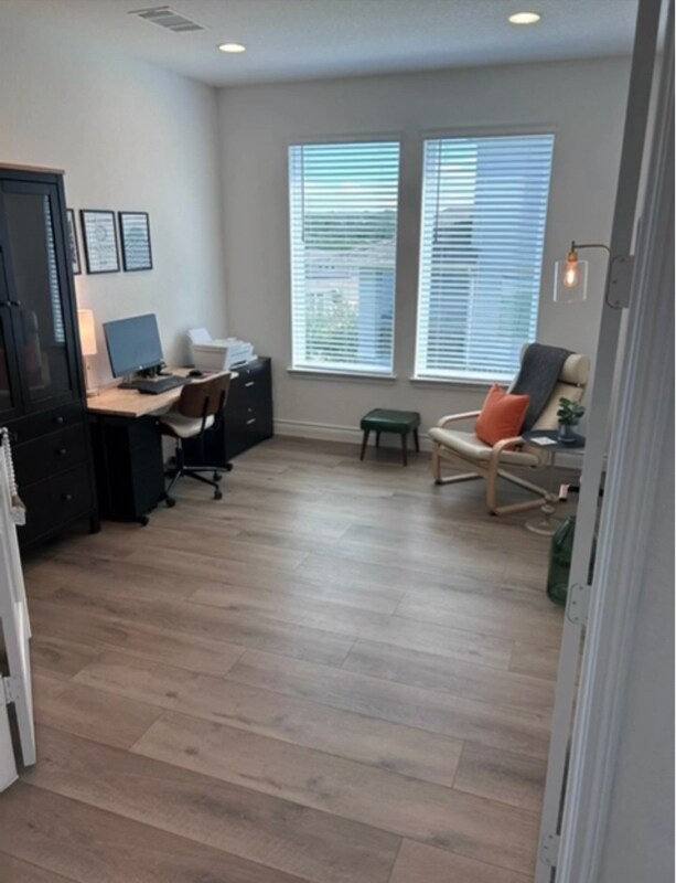 Building Photo - 262 Navarro