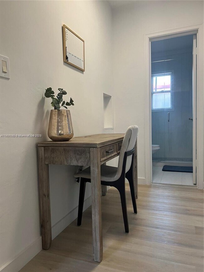 Building Photo - 421 75th St