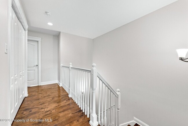 Building Photo - 9 Maple Leaf Dr