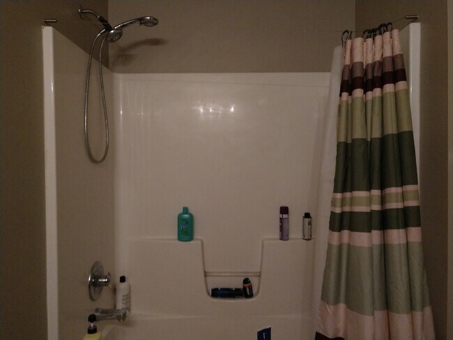 Building Photo - Corner Lot Townhouse on Cul de Sac