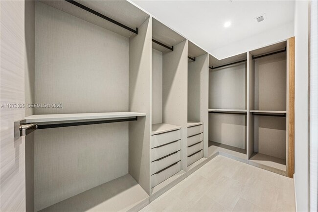 Building Photo - 10281 W Bay Harbor Dr