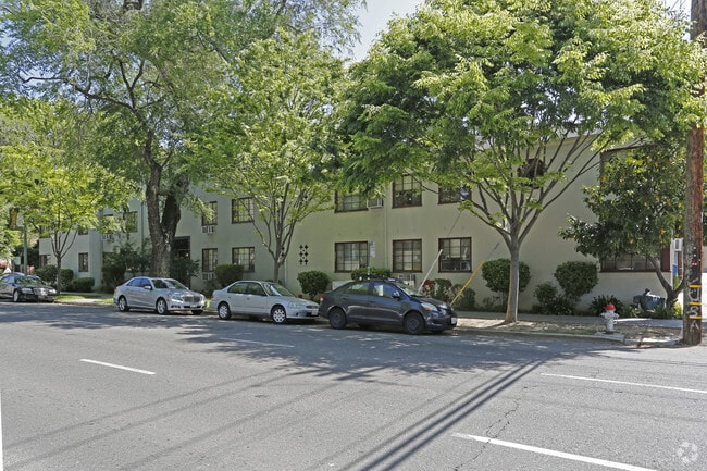 Building Photo - Dauger Manor