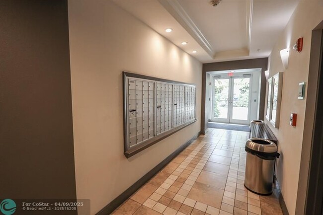 Building Photo - 2421 NE 65th St