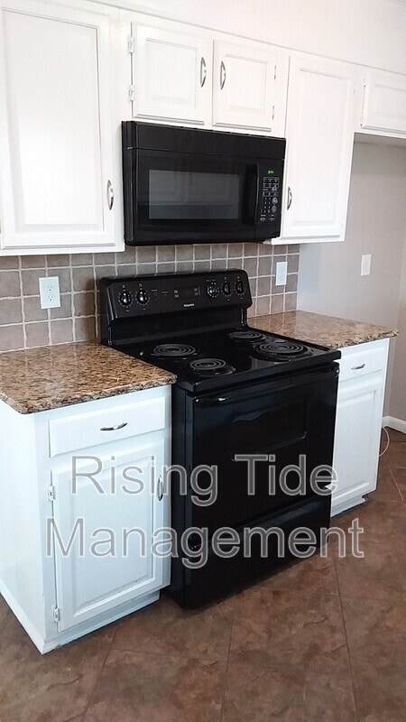 Building Photo - 3211 Churchview Way