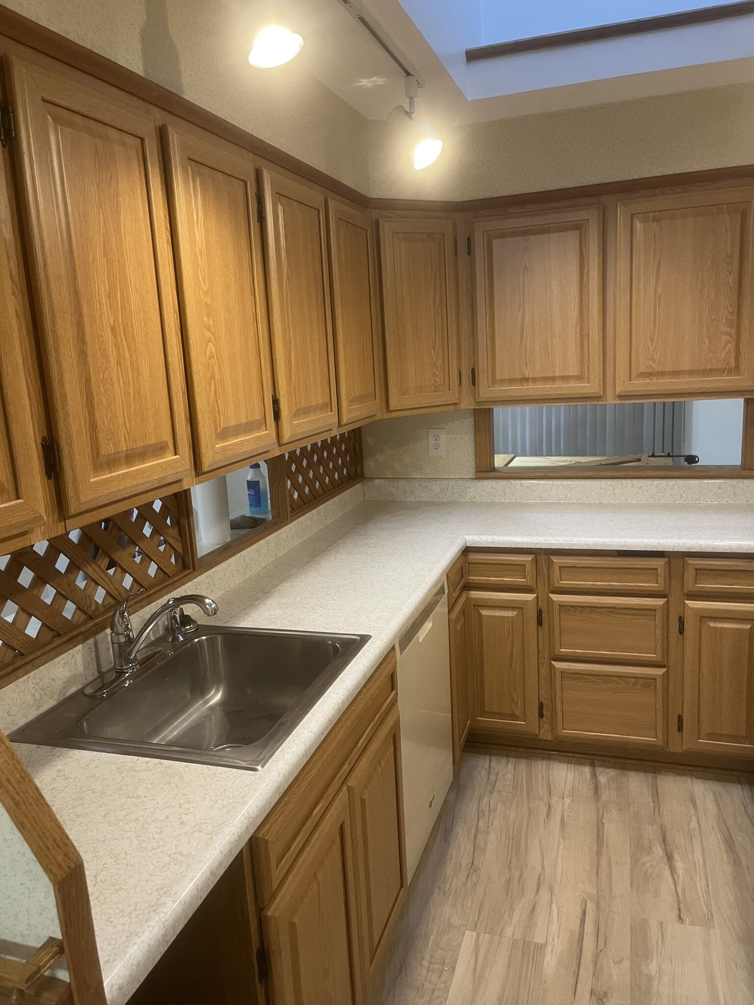 Building Photo - 2241 Fairmont Pky