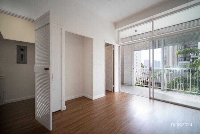 Building Photo - $2,100 / 1 Bed / 1 Bath / 410ft² – BOUTIQUE TERRAZZA