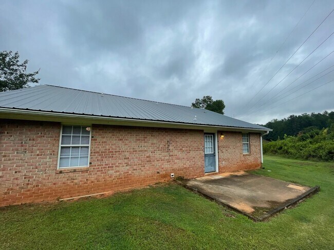 Building Photo - PRE-LEASING FOR AUGUST 2026!