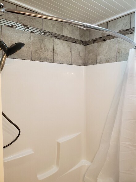 Building Photo - 413 Pine St