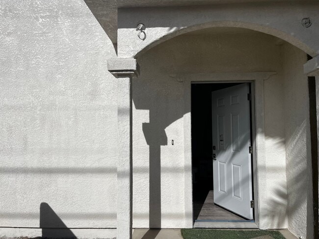 Building Photo - Brand new build 1 bedroom/1 bathroom now available!