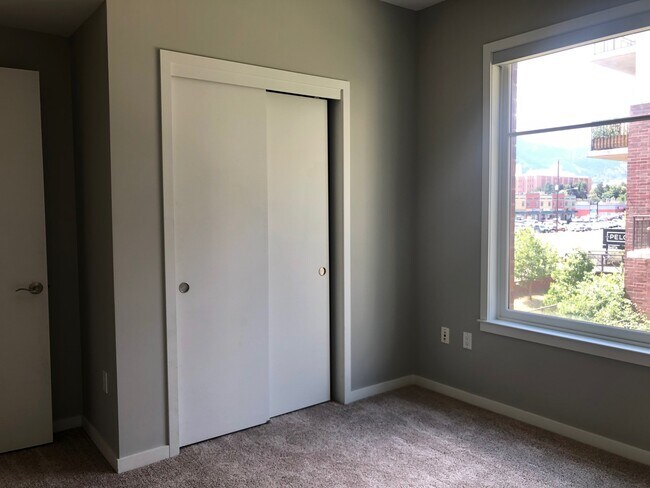 Building Photo - Two Bedroom Condo Available at The Peloton in Boulder