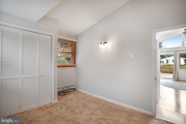 Building Photo - 9 Admiral Dr