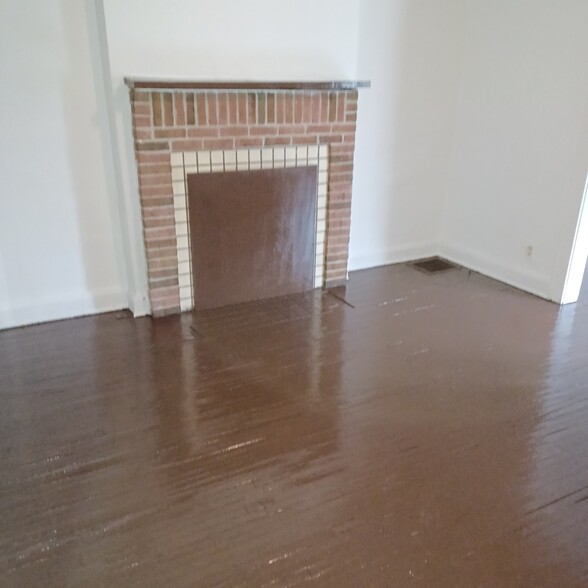 Building Photo - 1322 E 17th Ave