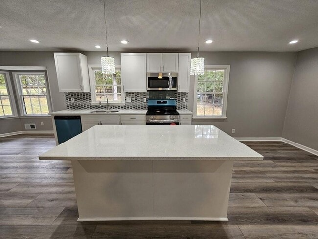 Building Photo - 999 Braselton Hwy