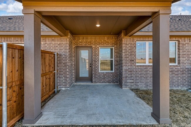 Building Photo - AVAILABLE NOW!  CUL-DE-SAC TRIPLEX LOT LOCATED ON 1-ACRE IN MIDLOTHIAN, TX!