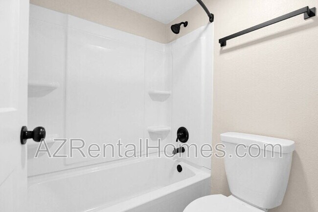 Building Photo - 1111 E University Dr