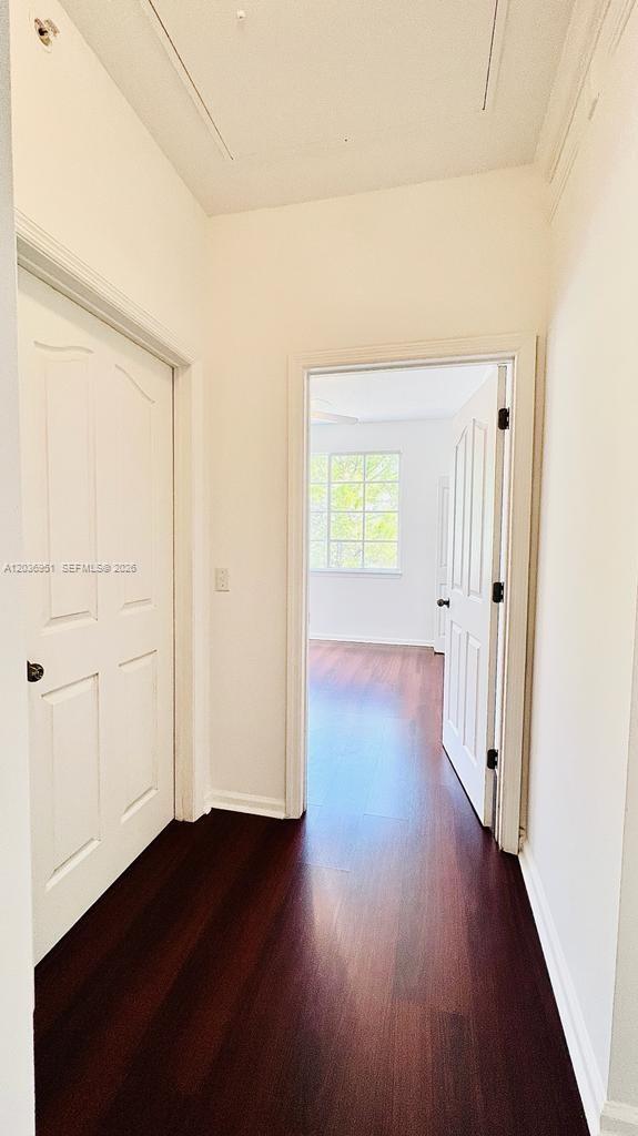 Building Photo - 2304 Myrtlewood Cir E