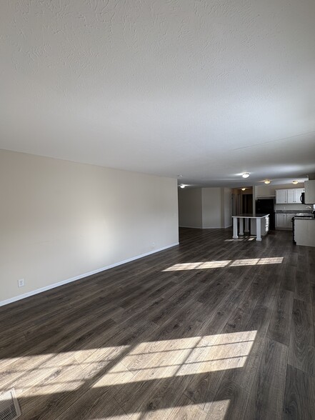 Building Photo - 201 Barn Ridge