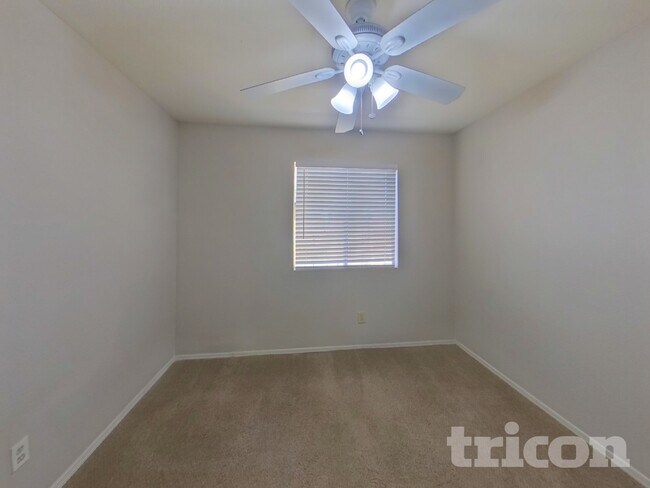 Building Photo - 1938 E Wagoner Rd