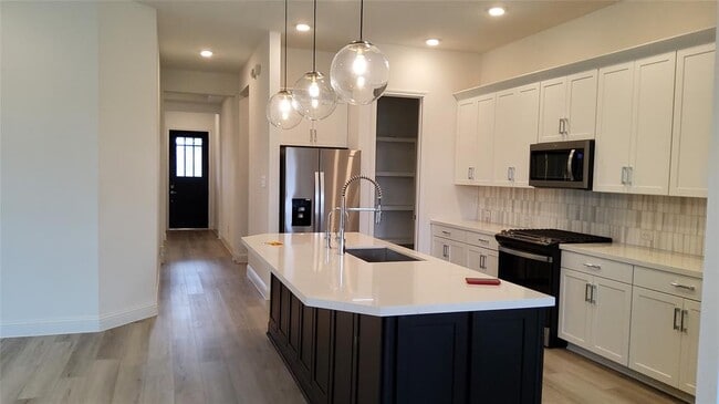Building Photo - 2331 Birch View Ln