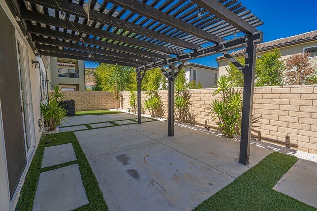 Building Photo - 28519 Moyer Ln