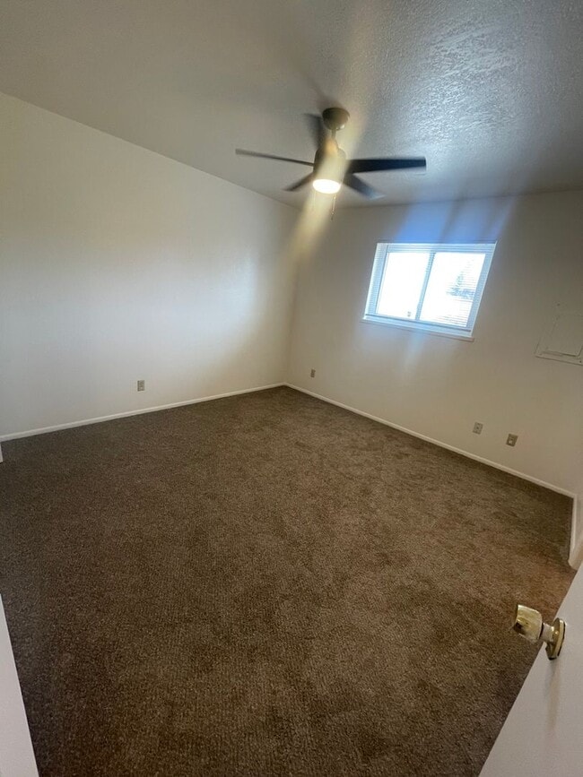 Building Photo - Three Bedroom Bayfield House with Large Fe...