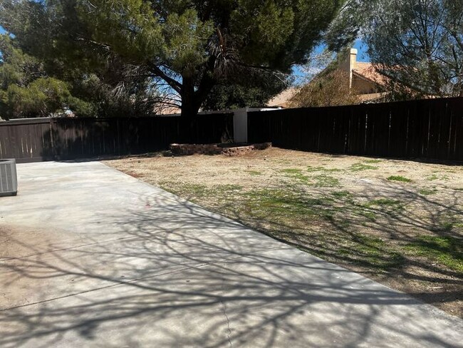 Building Photo - Cozy Home Located in East Palmdale