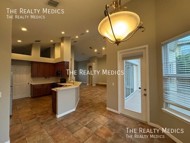 Building Photo - 2521 Roat Dr