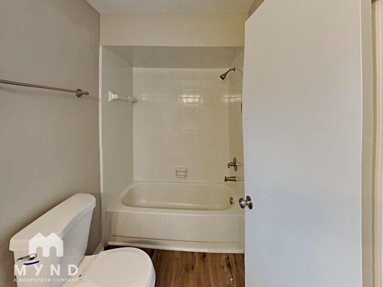Building Photo - 5158 Sand Ridge Ct