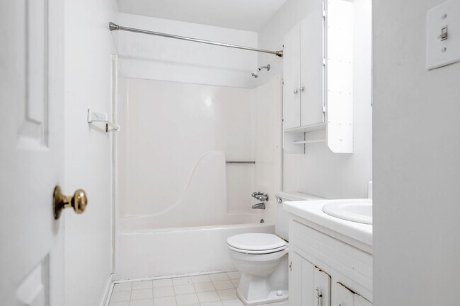 Building Photo - Great West End Two Bedroom Flat for rent