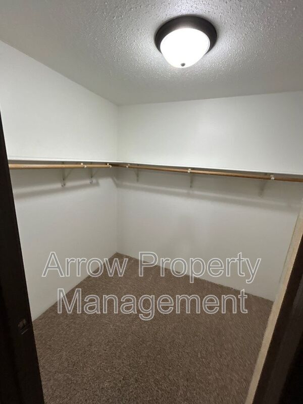 Building Photo - 201 E Arbor Ave