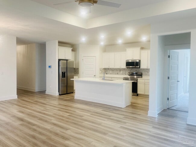 Building Photo - 874 Windhill Dr