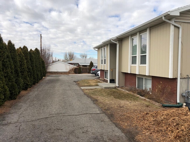 Building Photo - 3540 S 1100 E