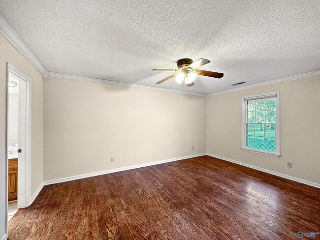 Building Photo - 112 Betty Garrett Dr