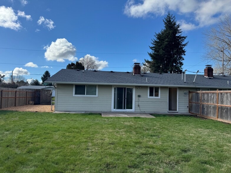 Building Photo - 3945 Shannon St