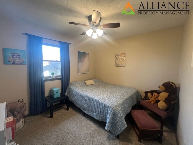 Building Photo - Beautiful Home with Easy Access to Ft. Riley!