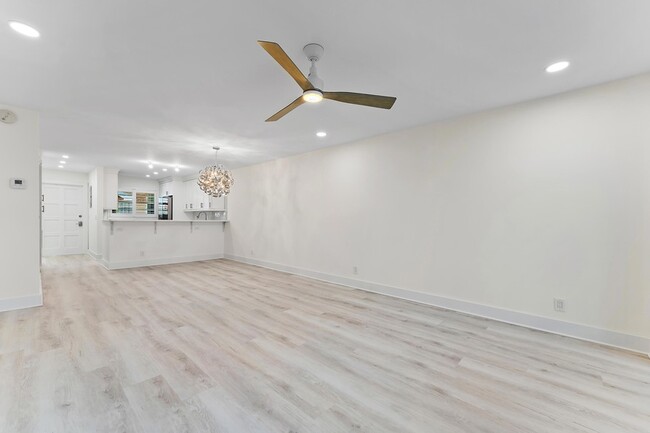 Building Photo - 29 Yacht Club Dr