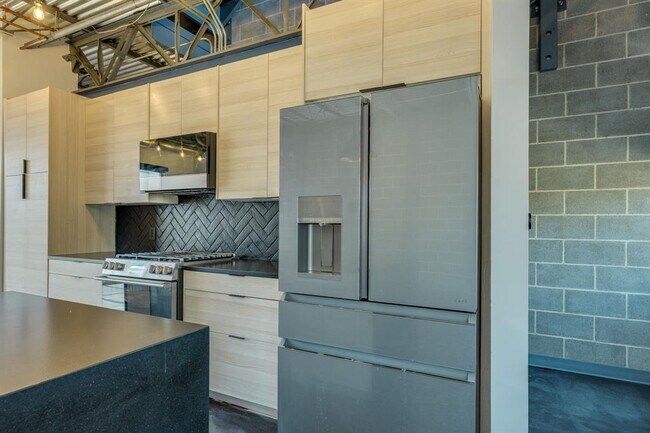 Building Photo - 4801 S Congress Ave