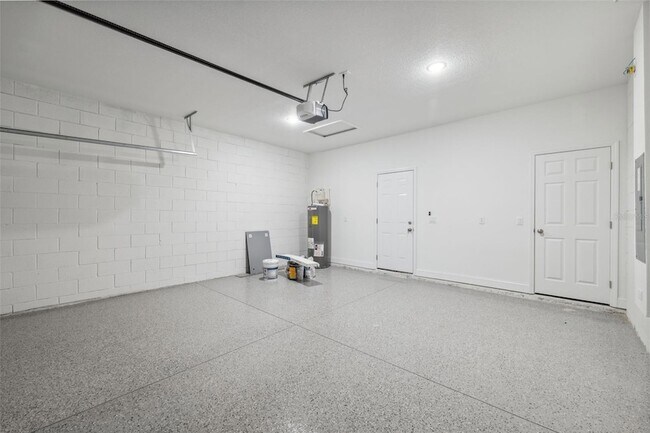 Building Photo - 16904 SW 30th Avenue Rd