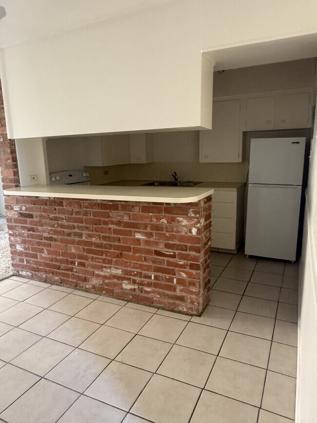 Building Photo - 3000 W Illinois Ave