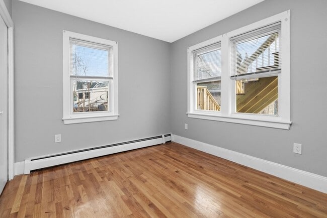 Building Photo - 66R Stanley St