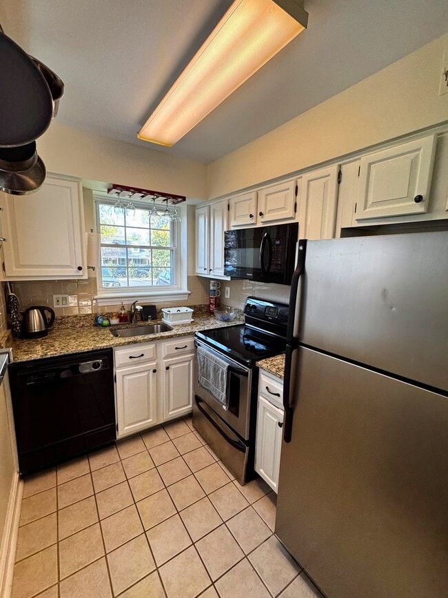 Building Photo - 2107 N Scott St