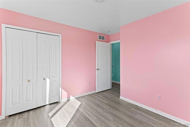 Building Photo - 30575 Hogan Ln