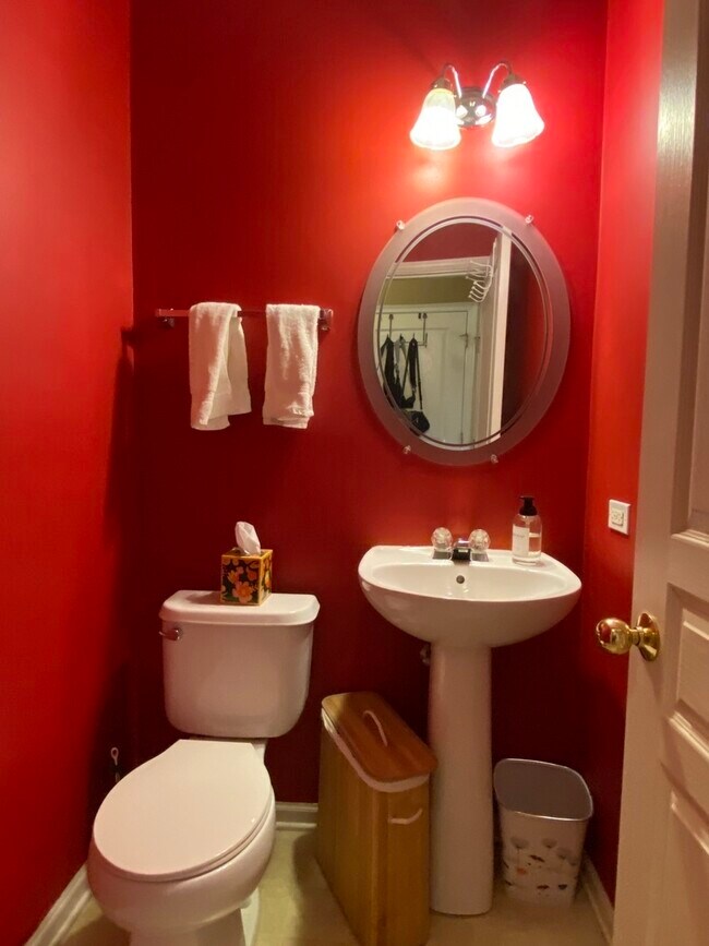 Building Photo - 3260 Bromley Ln