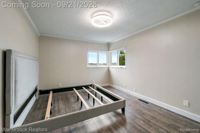 Building Photo - 4151 Bluebird Dr