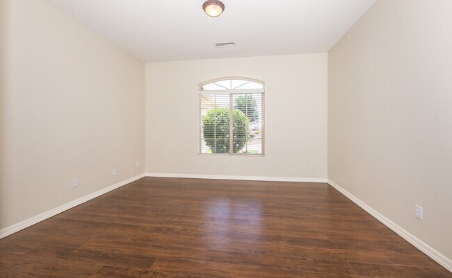Building Photo - Pinion Oaks 4 Bedroom Home