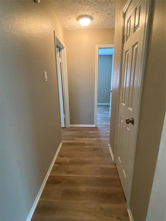 Building Photo - 410 Reseda Dr