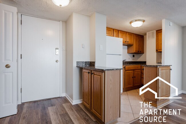 Building Photo - 4180 N Marine Dr