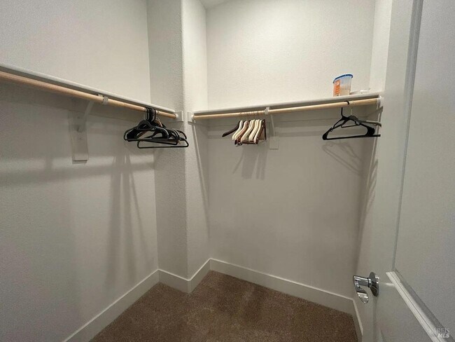 Building Photo - 312 Pear Tree Ter