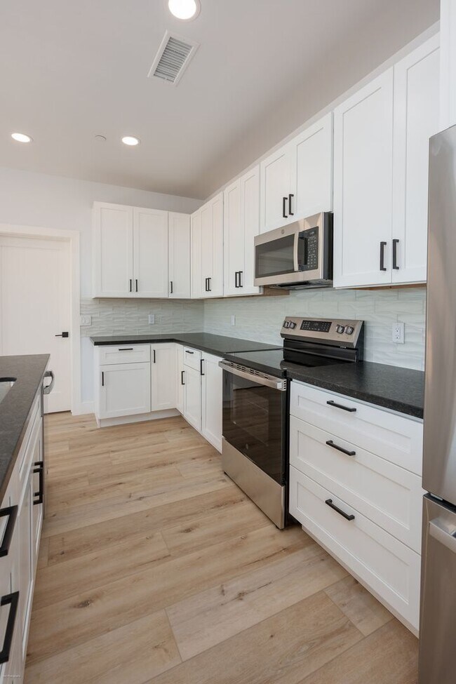 Building Photo - 15NAD